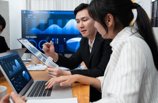 Technical Analysts on Desk